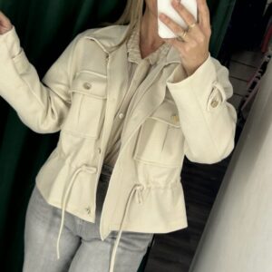 chaqueta beige nueva