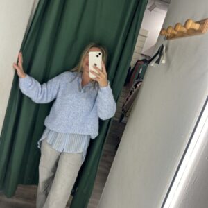 jersey celeste cuello pico punto