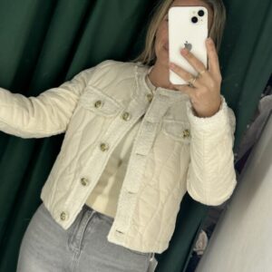 chaqueta beige chanel