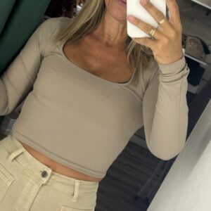 camiseta corta topo