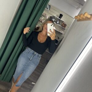 body escote v negro