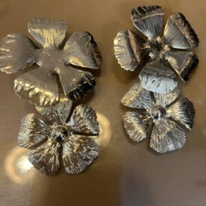 pendientes flor dorada