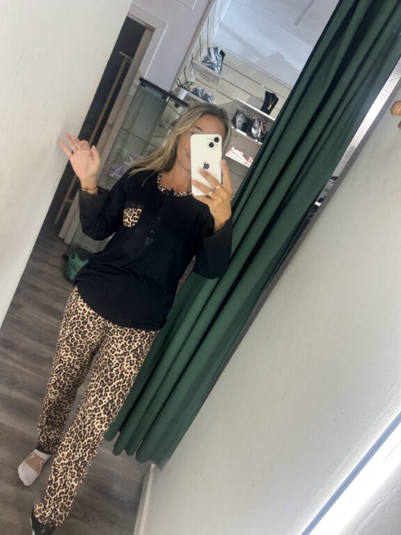 pijama leopardo negro
