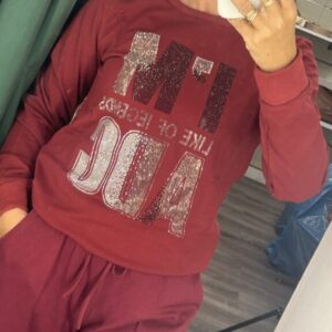 sudadera burdeos letra brillo