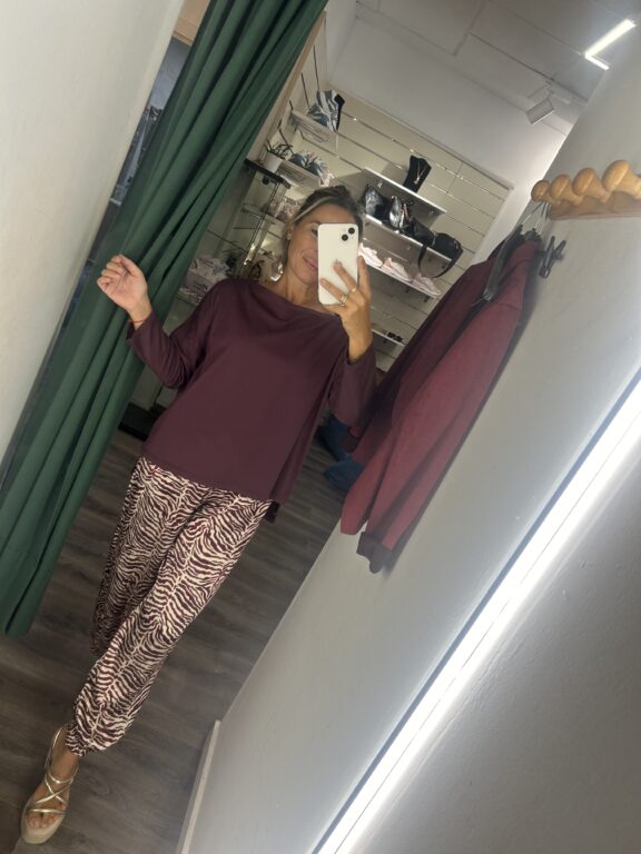 camiseta burdeos