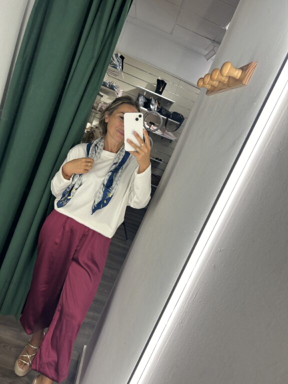 camiseta con pañuelo blanca