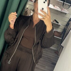 bomber marron satinada arruga