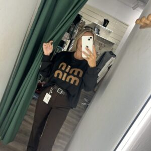 sudadera min negra