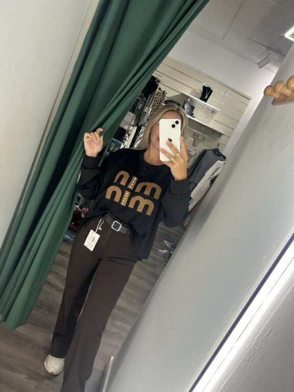 sudadera min negra