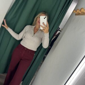 pantalon vaquero burdeos