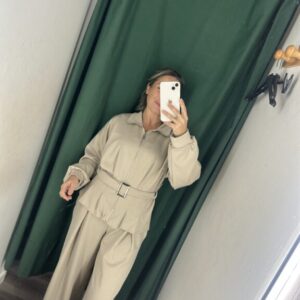 chandals con cinturón beige