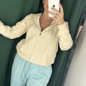 Sudadera beige cremallera