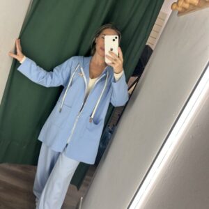 chaqueta oversize celeste