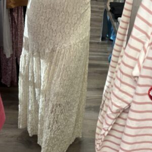 falda beige encaje