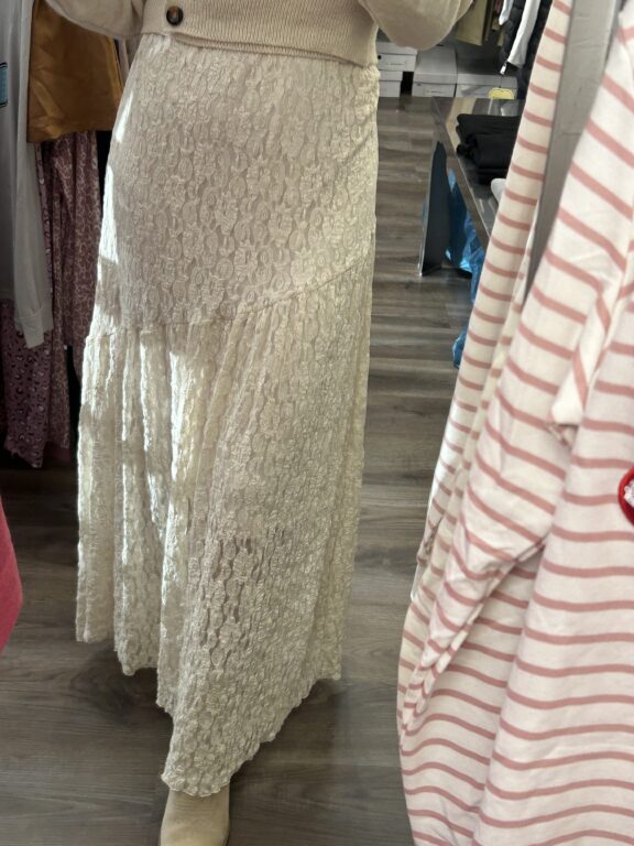 falda beige encaje