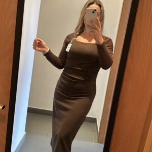 vestido marron tiranta