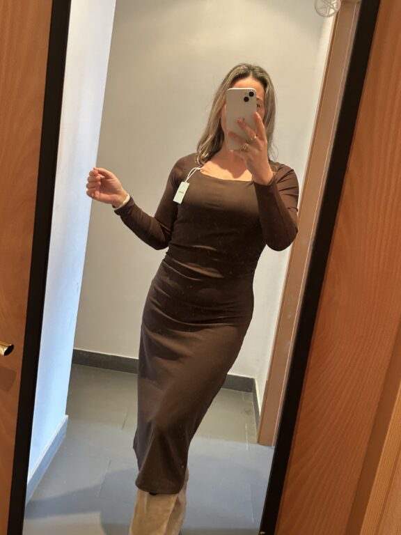 vestido marron tiranta