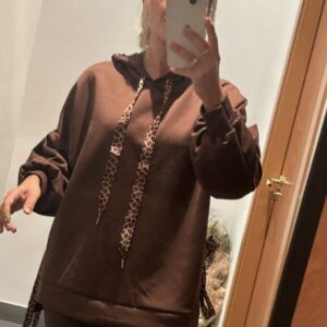 sudadera cuerdas animal print marron