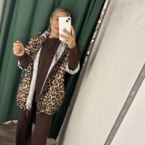 chubasquero leopardo