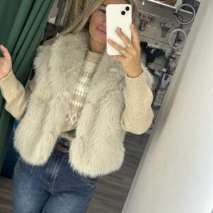 chaleco pelo beige sin  mangas