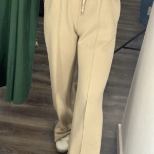 pantalon beige pierna ancha zara