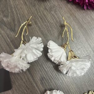 pendientes clavel blanco