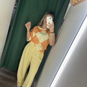 pantalon amarillo capa aire pinzas