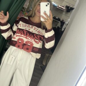sudadera rayas y letras burdeos