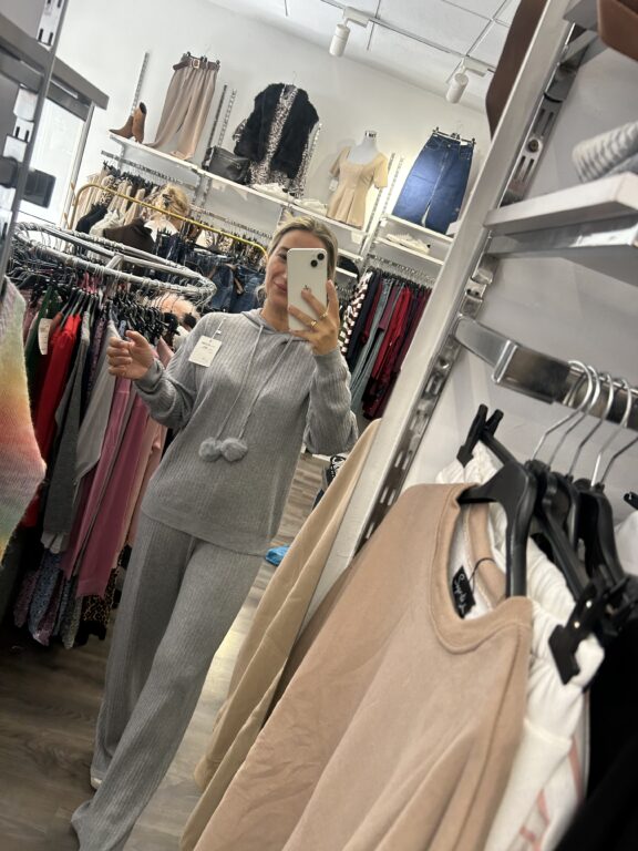 conjunto ponpom gris