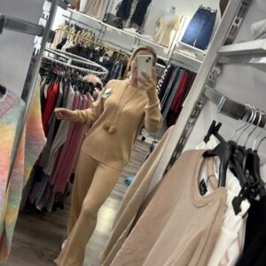 conjunto pompón camel