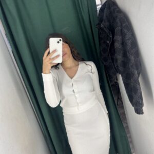 conjunto rebeca y falda blanco