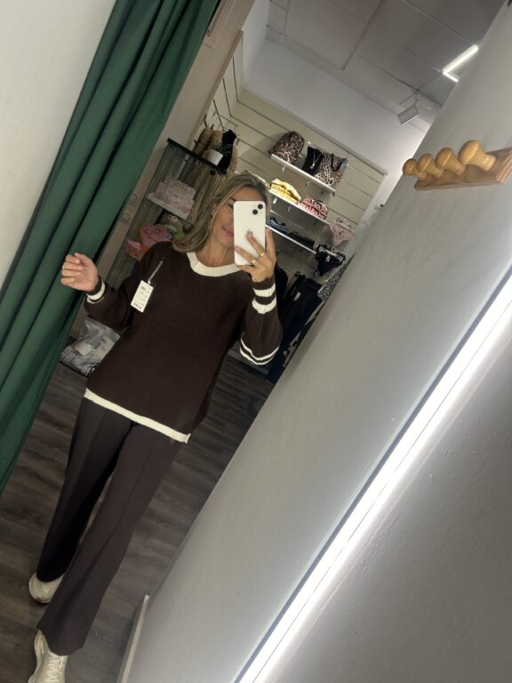 jersey marron raya en la manga