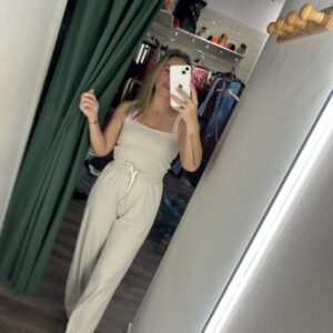 conjunto top y pantalon beige