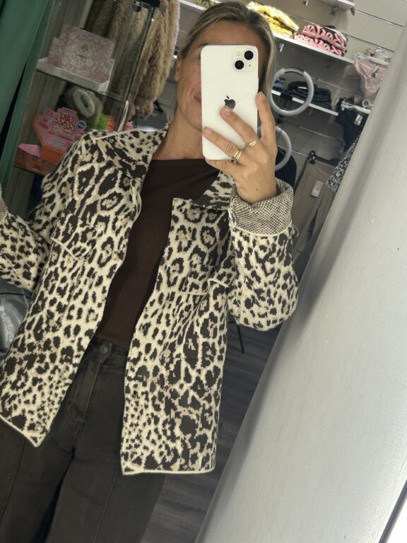 chaqueta punto leopardo