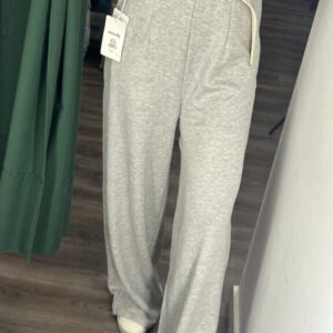 pantalón gris con cinturón algodón