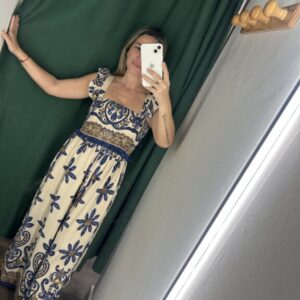 conjunto azul y beige