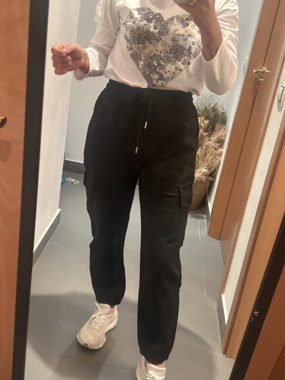 jogger antelina negro