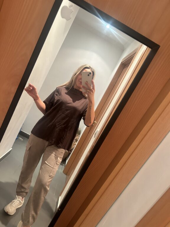 camiseta oversize zara marron