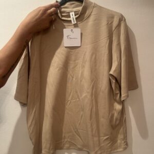 camiseta zara beige oversize