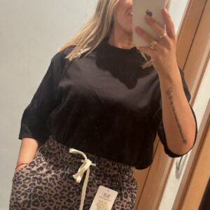 camiseta zara oversize negra