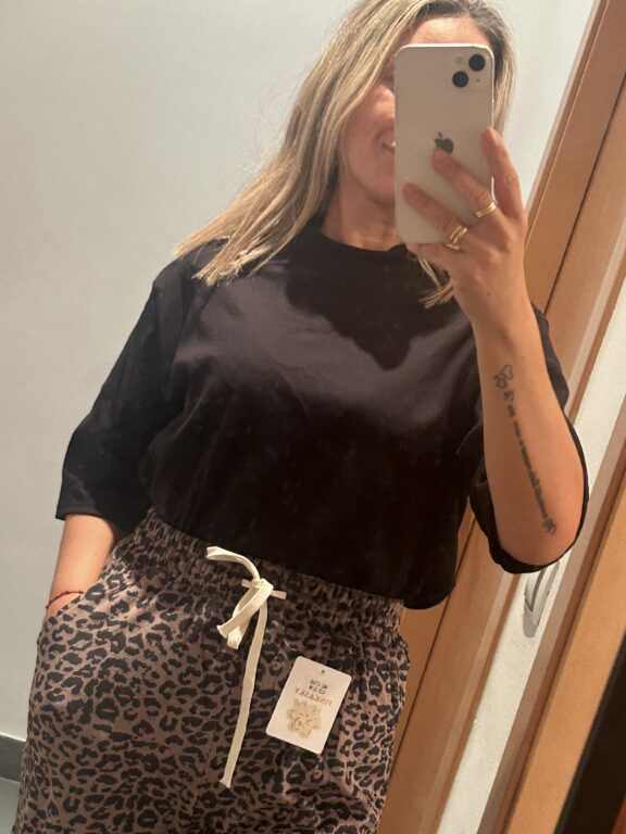 camiseta zara oversize negra