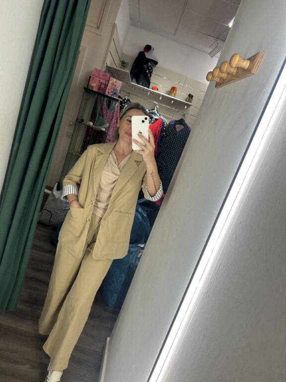 La Mona Complementos