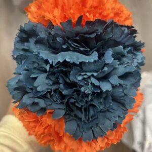 ramillete naranja y petroleo