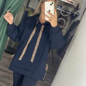 sudadera azul marina cuerdas leopardo