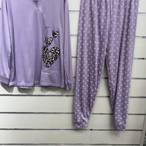 pijama corazón leopardo lila