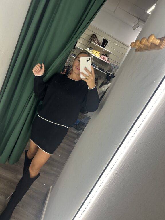 conjunto falda punto negro La Mona Complementos