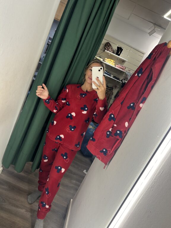 pijama mickey rojo y azul
