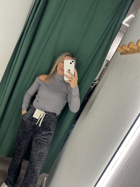 jersey gris hombro fuera