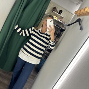 camiseta con cuello rayas azul marino