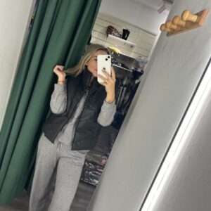 chaleco acolchado sin mangas negro